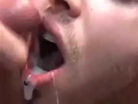Dando leitinho na boca // Me segue no instagram @cardosolucas01